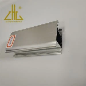 Ușă glisantă din aluminiu argint periat